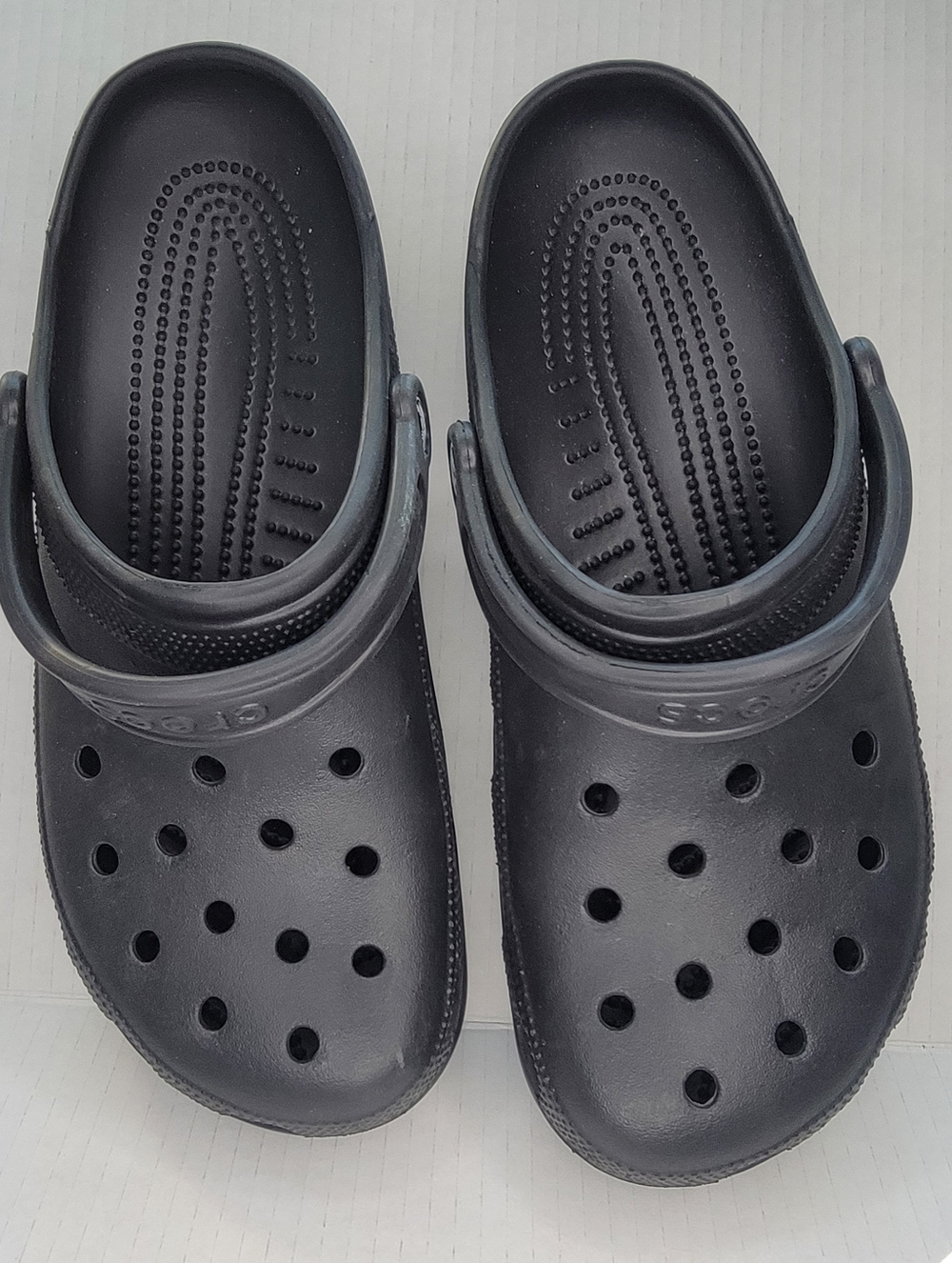 Men's Ckassic Crocs Size 11 Black Slip-On Clogs